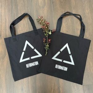 2 new reformation tote bags